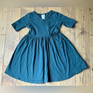 Hanna Andersson Elbow Solid Wrap Skater Dress size 120 / 6-7